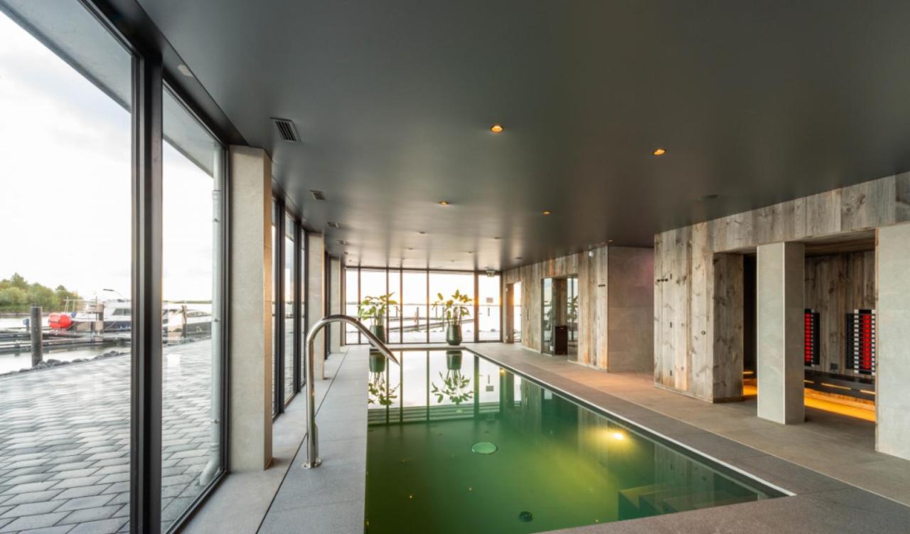 Hotel Waterrijk Oesterdam 5*
